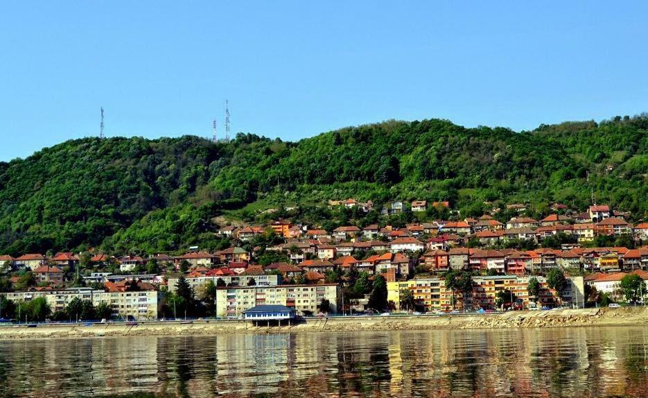 Apartament R&A Apartment Orsova Bagian luar foto
